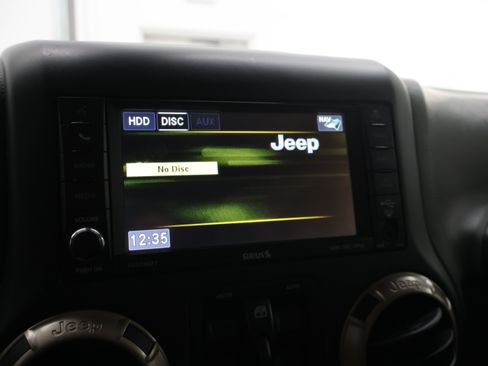 Used 2016 Jeep Wrangler Unlimited Sahara AWD/4WD image 41