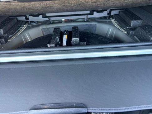 Used 2025 Subaru Outback Wilderness AWD/4WD image 31
