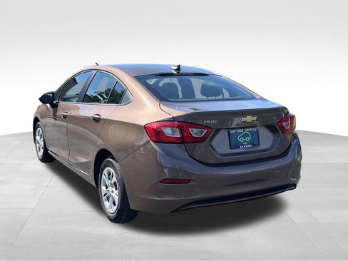 Used 2019 Chevrolet Cruze LS FWD image 5