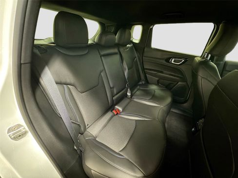 New 2026 Jeep Compass Latitude AWD/4WD image 25
