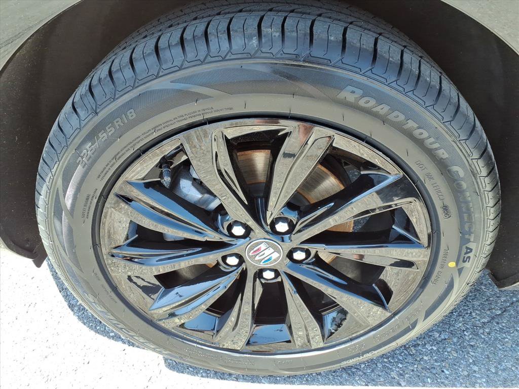 Certified 2024 Buick Envista Sport Touring w/ Convenience I Package FWD image 10