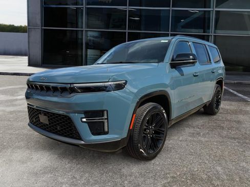 New 2026 Jeep Grand Wagoneer Limited AWD/4WD image 3