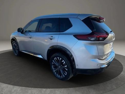Used 2024 Nissan Rogue Platinum AWD/4WD image 2