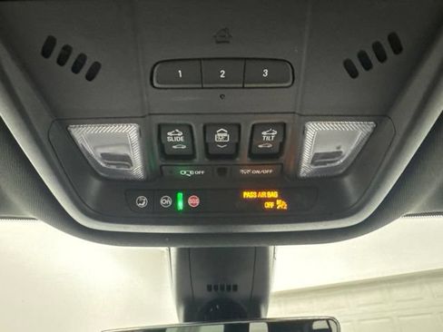 Used 2023 Buick Enclave Avenir AWD/4WD image 24