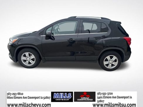 Used 2017 Chevrolet Trax LT FWD image 2