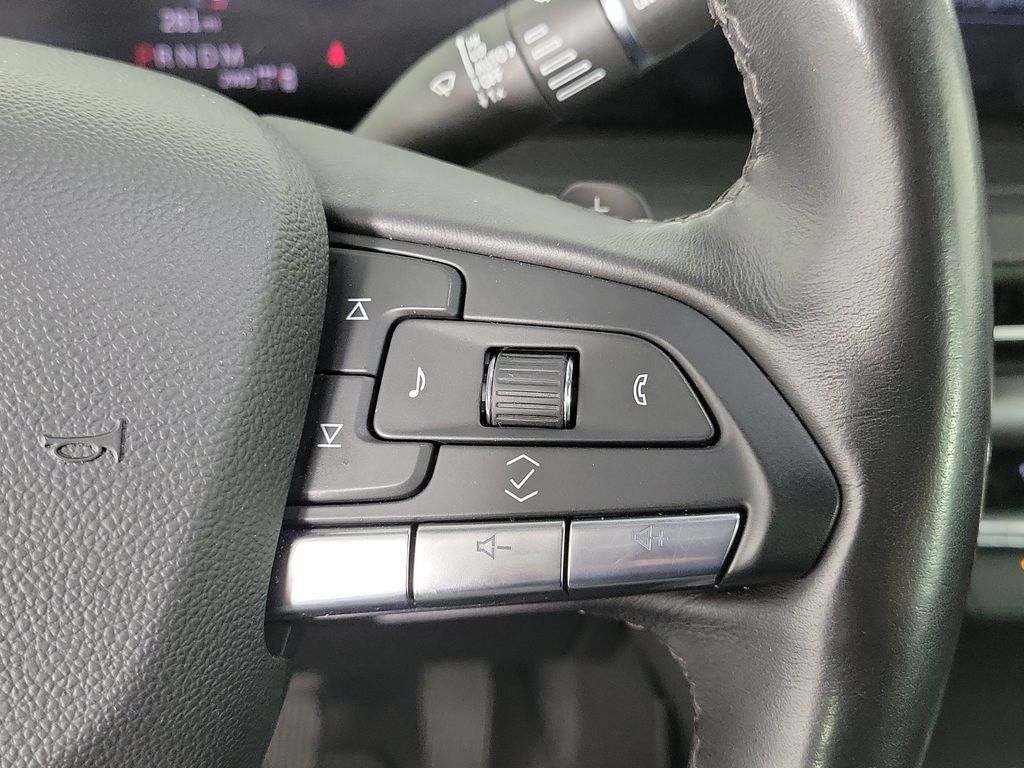 Certified 2024 Cadillac XT4 Premium Luxury AWD/4WD image 24