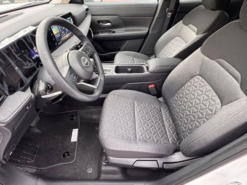 New 2026 Nissan Kicks SV image 9