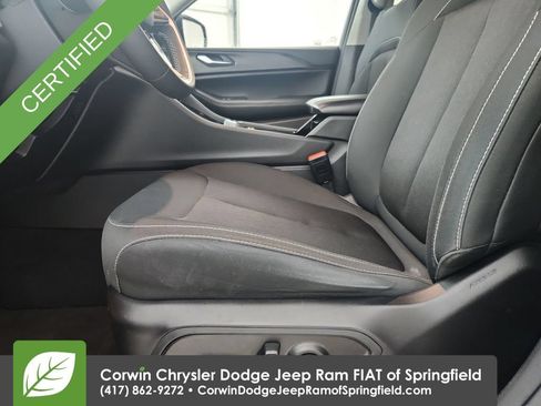 Used 2023 Jeep Grand Cherokee L Laredo AWD/4WD image 11