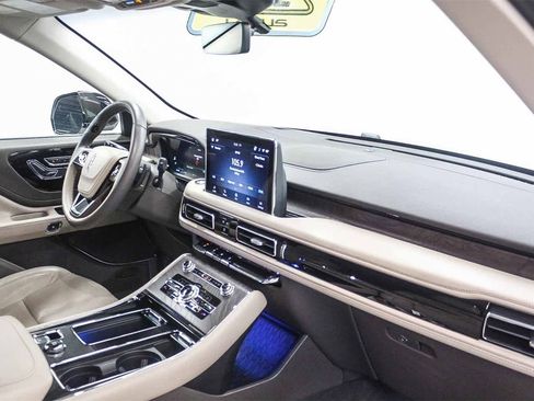 Used 2023 Lincoln Aviator Reserve w/ Equipment Group 201A image 11
