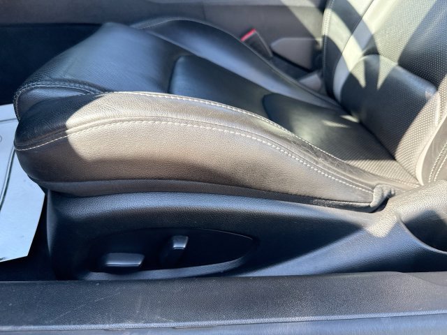Used 2022 Chevrolet Camaro LT RWD image 12