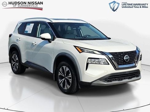 Used 2021 Nissan Rogue SV w/ Premium Package FWD image 1