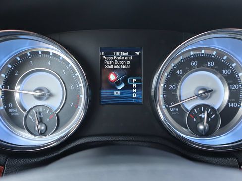 Used 2013 Chrysler 300 AWD w/ Driver Convenience Group image 32