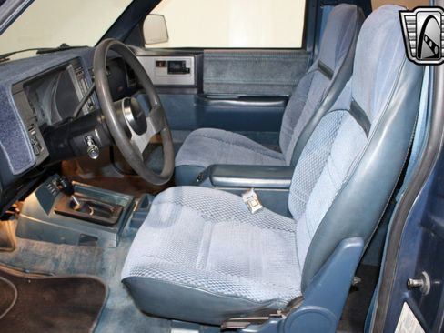 Used 1988 Chevrolet S10 Pickup 4WD image 22
