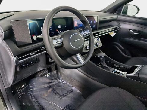 Certified 2026 Hyundai Santa Cruz SE FWD image 9