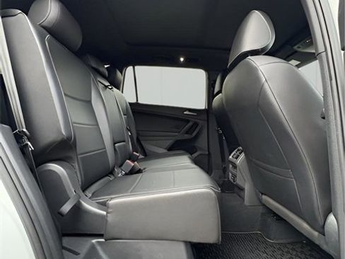 Used 2021 Volkswagen Tiguan SE R-Line w/ 3rd Row Seat Package image 17
