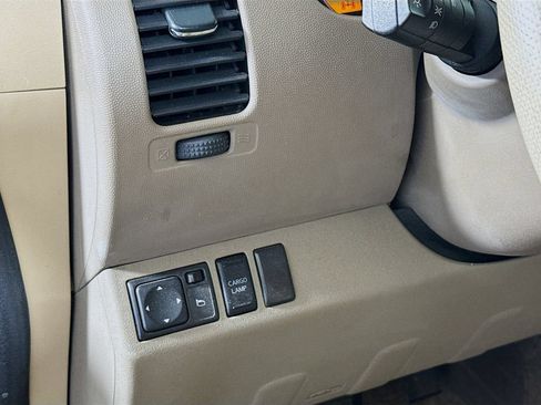 Used 2012 Nissan Frontier SL AWD/4WD image 10