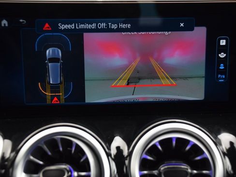 Certified 2024 Mercedes-Benz GLB 250 image 28