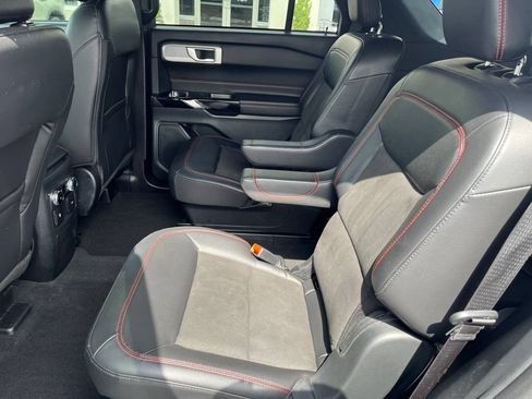 Used 2023 Ford Explorer ST-Line RWD image 8
