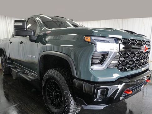 Used 2026 Chevrolet Silverado 2500 ZR2 AWD/4WD image 2