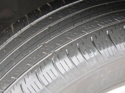 Used 2025 Ford Explorer Active image 8