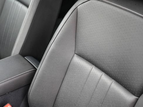 Certified 2023 Volkswagen Tiguan SE FWD image 25
