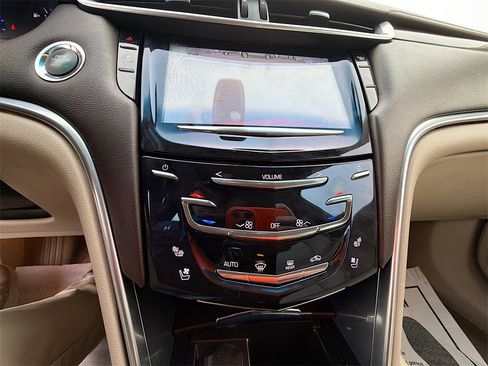 Used 2014 Cadillac XTS Luxury image 16