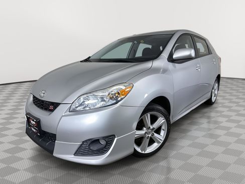 Used 2009 Toyota Matrix S AWD/4WD image 1