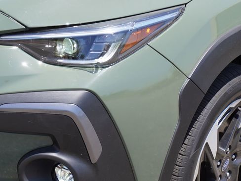 Used 2024 Subaru Crosstrek 2.5i Limited AWD/4WD image 2