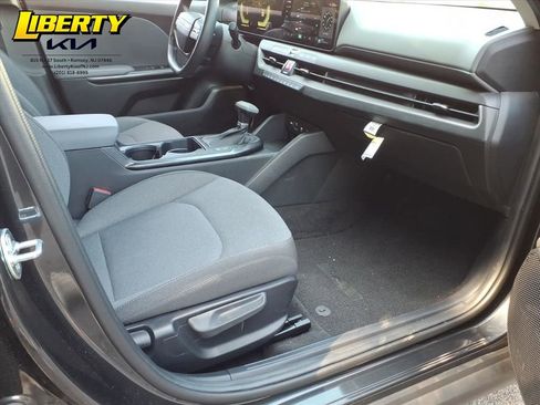 Certified 2025 Kia K4 LX image 8