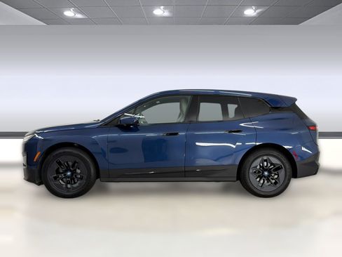 Used 2024 BMW iX xDrive50 w/ Convenience Package AWD/4WD image 2