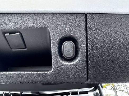 Used 2020 Cadillac Escalade Luxury image 35