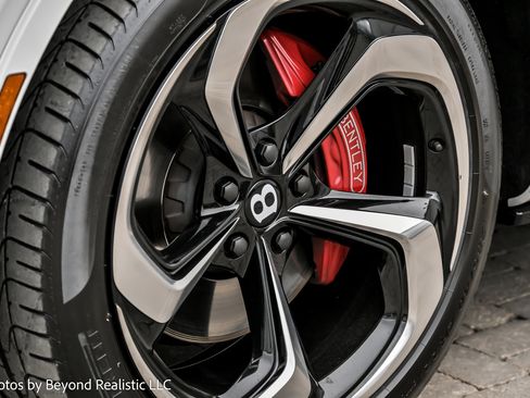 Used 2023 Bentley Bentayga image 12