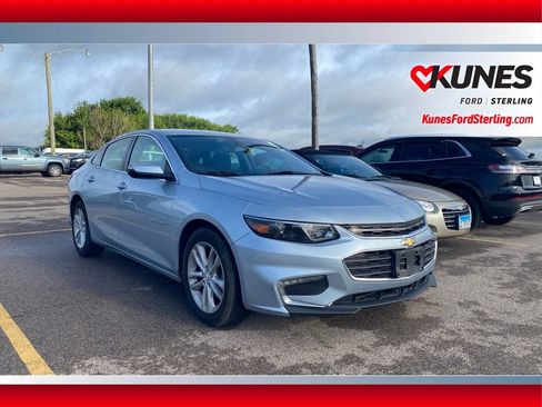 Used 2018 Chevrolet Malibu LT FWD image 1