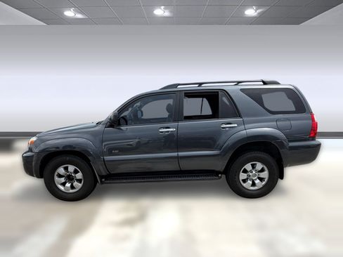Used 2007 Toyota 4Runner SR5 RWD image 2