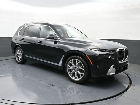 New 2026 BMW X7 xDrive40i w/ Premium Package image 3