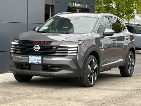 Used 2025 Nissan Kicks SR w/ Illumination Package AWD/4WD image 7