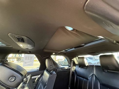 Used 2020 Land Rover Discovery Landmark AWD/4WD image 19