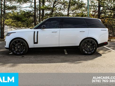 Used 2024 Land Rover Range Rover Long Wheelbase Autobiography image 7