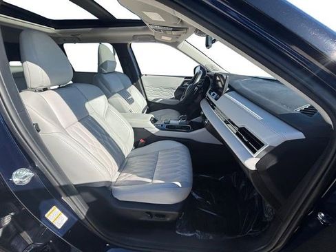 Used 2025 Mitsubishi Outlander SEL image 19