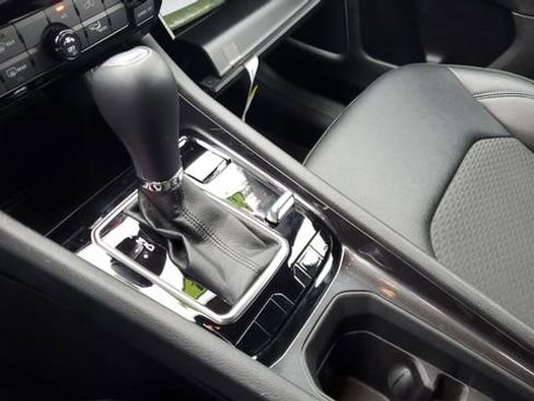 Certified 2024 Jeep Compass Latitude image 18