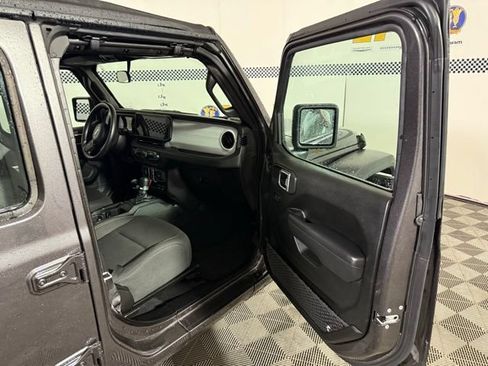 Used 2025 Jeep Wrangler Unlimited Sport AWD/4WD image 21