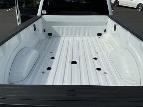 Used 2025 Ford F450 Lariat w/ FX4 Off-Road Package AWD/4WD image 19