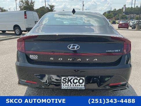 Used 2023 Hyundai Sonata Limited w/ Preferred Accessory Package FWD image 4