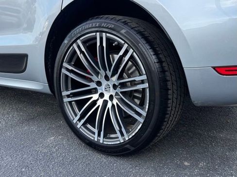 Used 2015 Porsche Macan Turbo image 23