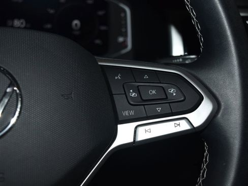 Certified 2023 Volkswagen Atlas SE image 9