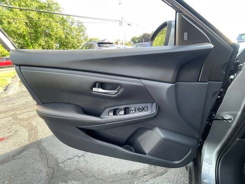 Certified 2024 Nissan Sentra SV FWD image 24