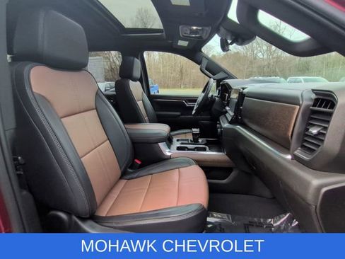 Used 2023 Chevrolet Silverado 1500 High Country w/ High Country Premium Package AWD/4WD image 30