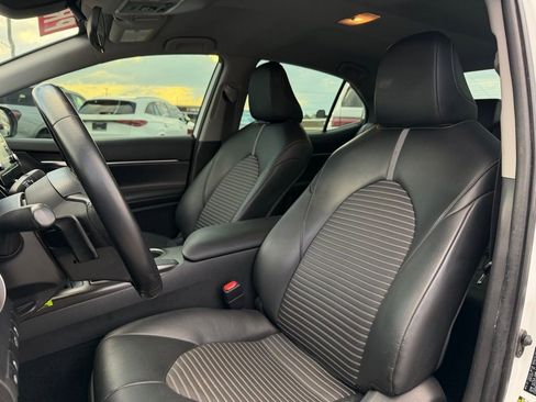 Used 2021 Toyota Camry SE image 9