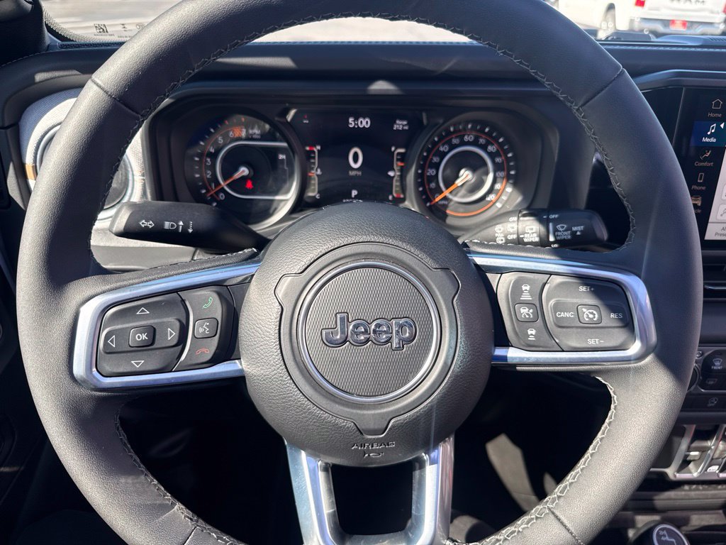 Certified 2026 Jeep Wrangler Unlimited Sahara AWD/4WD image 21