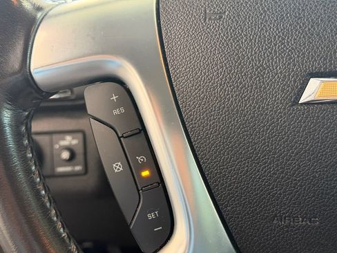 Used 2017 Chevrolet Traverse LT w/ Style and Technology Package FWD image 24